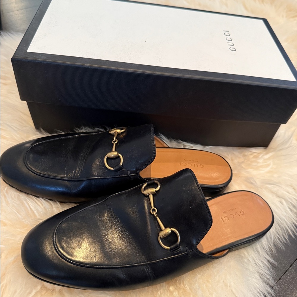 Gucci Princetown Leather Slipper with Gold Hardware 39.5